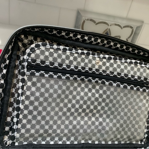 Make-up case. Black. Fabric exterior with solid insert. - Picture 4 of 11